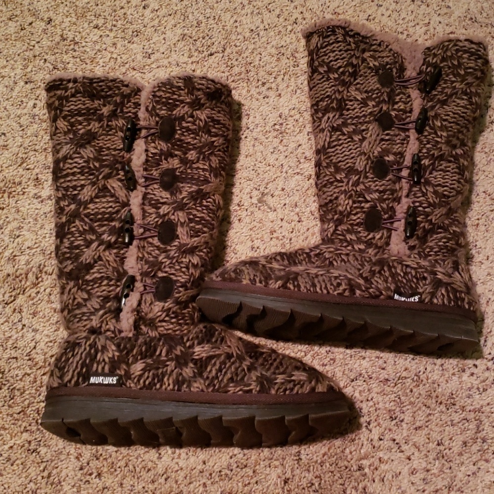 Muk Luks sweater boots size 9 like new